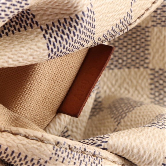 Louis Vuitton Totally MM in Damier Azur Canvas and Vachetta leather. - Picture 8 of 11